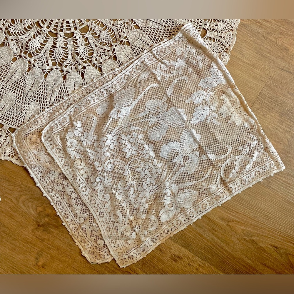 7 PIECE VINTAGE CROCHET & LACE DOILY SET KITCHEN DINING TABLE LINENS - Picture 6 of 8